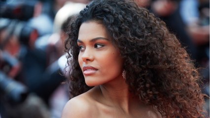 VOICI - Tina Kunakey choque avec une photo de sa grossesse jugée trop « vulgaire "