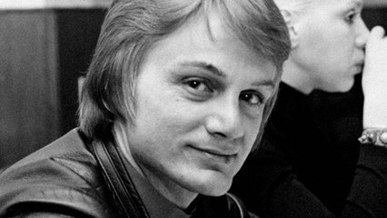VOICI Claude François très cruel avec un secrétaire, Alain Chamfort balance tout !
