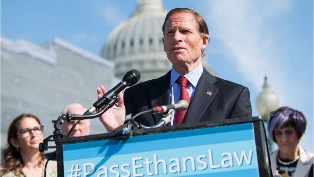 VOICI Kim Kardashian accusée de “publicité mensongère” par un sénateur américain