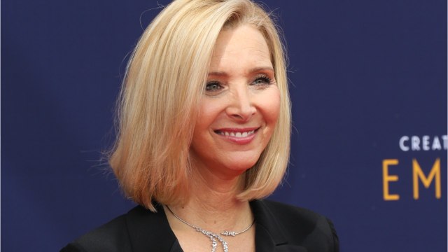 VOICI - Lisa Kudrow (Friends) : ses énormes complexes face à Courteney Cox et Jennifer Aniston