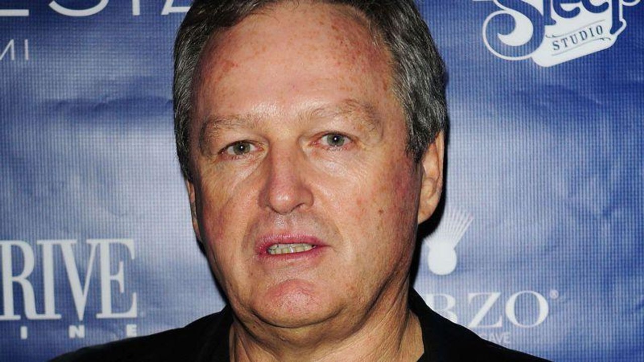 VOICI - Johnny Hallyday était « dépressif, bourré de drogue » et ruiné selon André Boudou