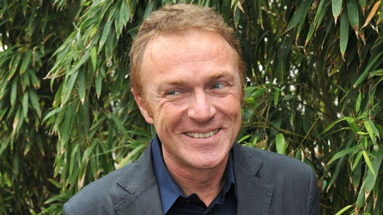 VOICI - Christophe Hondelatte révèle le surnom très drôle que lui donnait son père