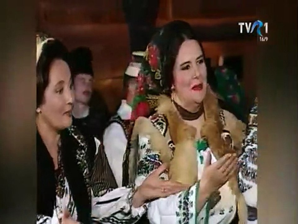 Laura Lavric, Daniela Condurache, Matilda Pascal Cojocarita, Mioara Velicu si Margareta Clipa - Cantece populare moldovenesti (La masa de Pasti - TVR 1 - 2002)