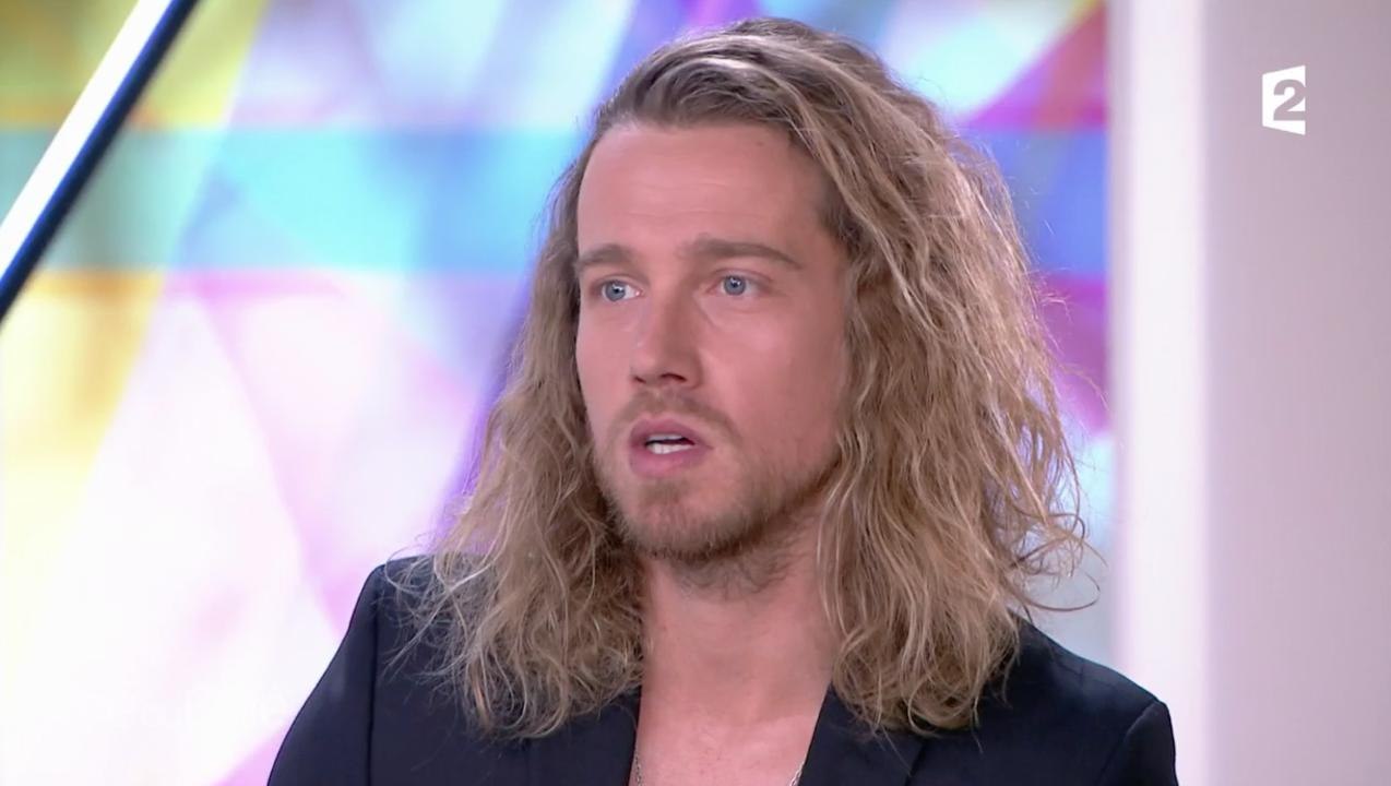 "J'ai déjà vécu sous un même toit, deux fois, c'est un échec total !" Julien Doré parle de ses amours dans Thé ou café