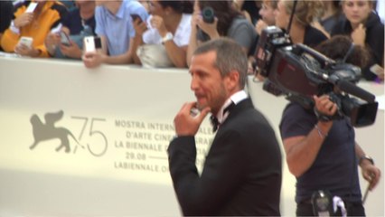 VOICI - Guillaume Canet : ce drame qui est arrivé à son père après s’être violemment disputé avec lui