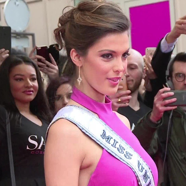 VOICI SOCIAL - Iris Mittenaere S’affiche En Petite Culotte : Ce Détail Physique Qui Choque Ses Détracteurs (1)