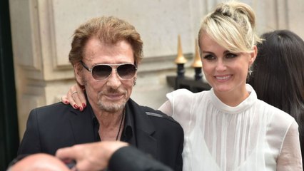 VOICI Laeticia Hallyday : son stratagème pour que Johnny arrête de fumer