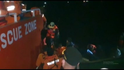 Usai Terombang Ambing 8 Jam, Tim SAR Berhasil Selamatkan 9 Pemancing