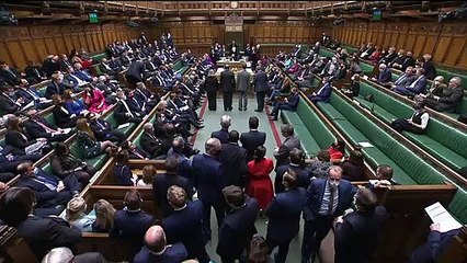 MPs approve extending face mask rules