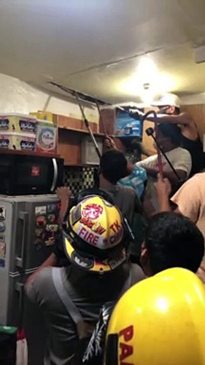 Huge Snake Extracted From Ceiling