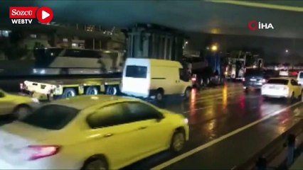 TEM bağlantı yolunda tır üstgeçide sıkıştı, trafik felç oldu