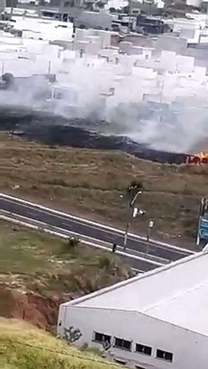 Corpo de Bombeiros é acionado para combater incêndio ambiental perto da Uopeccan