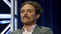 VOICI - L’arme fatale : finalement viré de la série pour son comportement odieux, Clayne Crawford réagit