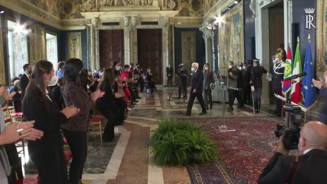 Quirinale, Mattarella ai giovani: La vostra volonta' fa avere fiducia nel Paese