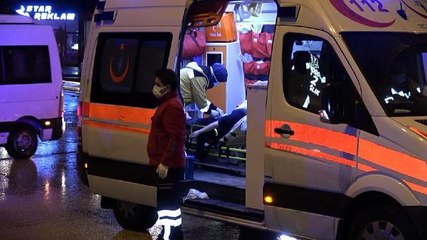 OTOMOBİL MİNİBÜSE ÇARPTI 5 YARALI