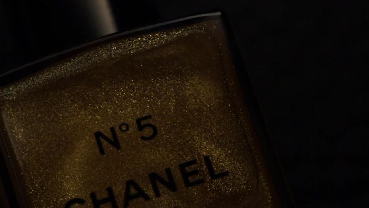 Nos beauty crushs : la palette Merry Metals L’Oréal Paris et l’huile pour le corps N°5 Chanel