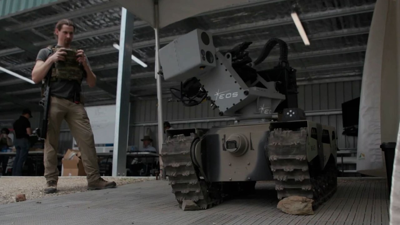 World-Class Communication Systems For Army Use Showcased By Australian C4-Edge Companies.mp4