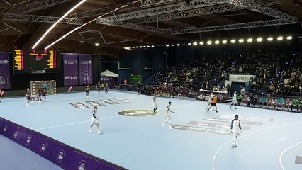 Créteil a symboliquement manifesté sa colère ce soir à Istres