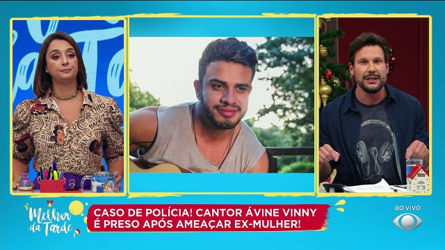 O cantor passou a noite preso em uma cela isolada na Delegacia da Mulher de Fortaleza após Laís Holanda, sua ex-esposa, o acusar de ameaças.