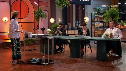 Atriz serviu sorvete de cupuaçu, coco crocante, cuscuz de tapioca e espuma de coco