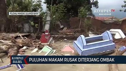 Puluhan Makam Rusak Diterjang Ombak