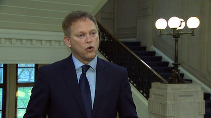 Minister defends PM's 'tremendous' leadership