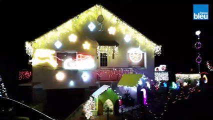 Noël : Théo décore chaque année la maison familiale