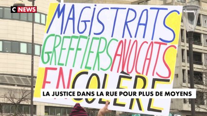 La justice dans la rue pour plus de moyens