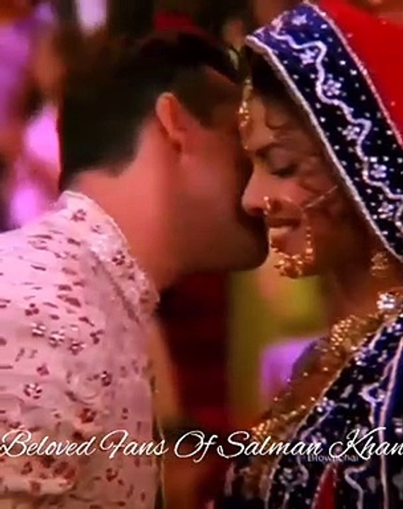 Salman Khan Sweat KISSES To His Movie Heroins ❤❤ Watch This Amazing Mashup Song