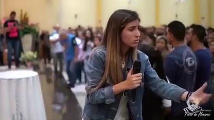 “Pregadora” afirma que adoração verdadeira somente na Igreja Católica
