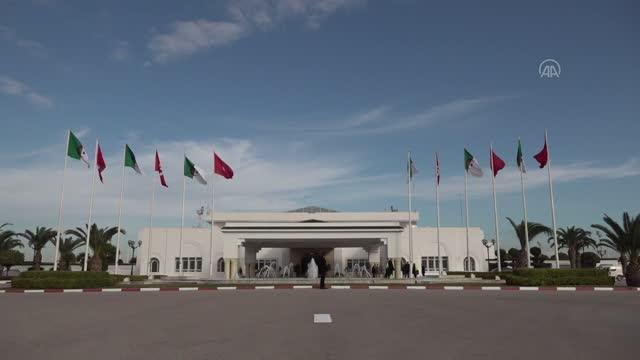 Cezayir Cumhurbaşkanı Abdülmecid Tebbun, Tunus'ta