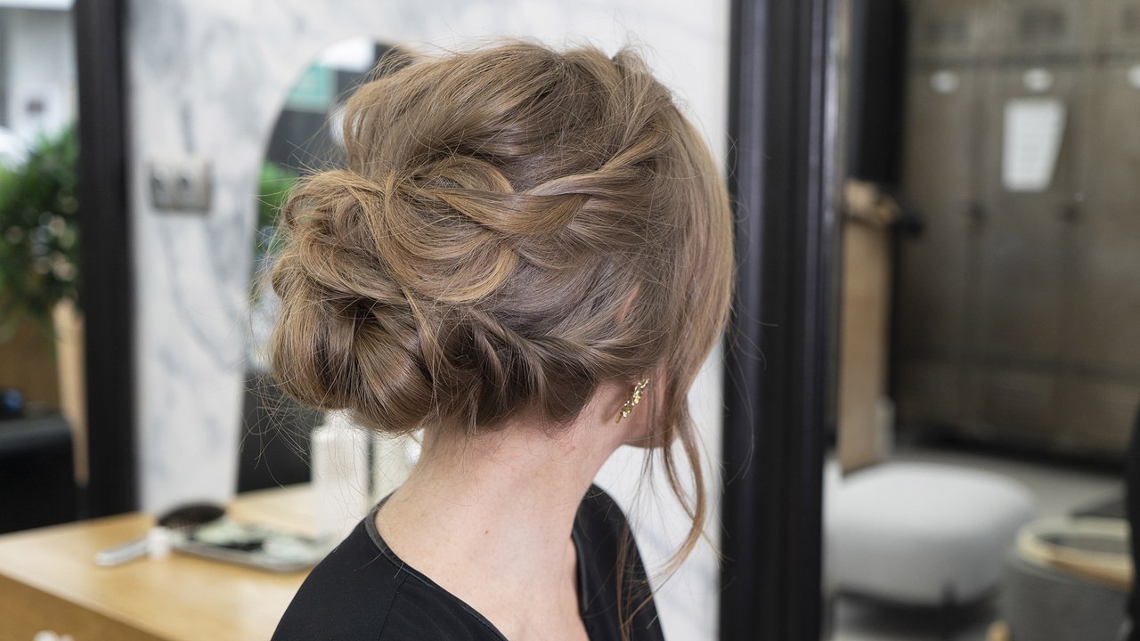 Comment Faire Un Beau Chignon Tuto coiffure : comment faire un chignon flou ? - Vidéo Dailymotion