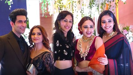 Ankita Lokhande की Reception में Hiten Gauri Mrunal और ये सितारे; Video | FilmiBeat