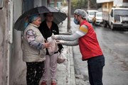 Mersin'de ihtiyaç sahibi vatandaşlara ücretsiz ekmek dağıtılıyor