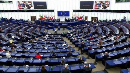 ابنة نافالني تتسلم جائزة سخاروف نيابة عن والدها وتدعو الأوربيين إلى عدم "التساهل" مع بوتين