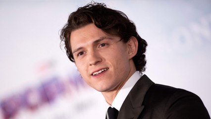 GALA VIDEO - Tom Holland : « Ma dyslexie m’a posé de gros problèmes à l’école "