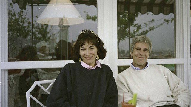 GALA VIDEO - Ghislaine Maxwell et Jeffrey Epstein : quelle était la vraie nature de leur relation ?