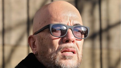 GALA VIDÉO - Pascal Obispo « bouleversé " après la mort d'une fan : son message déchirant