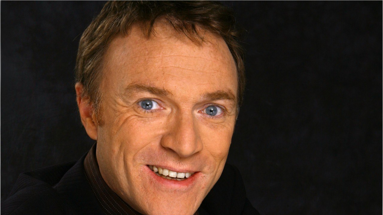 GALA VIDEO - Christophe Hondelatte assume son « caractère de cochon " : « C'est grâce à lui que je survis "