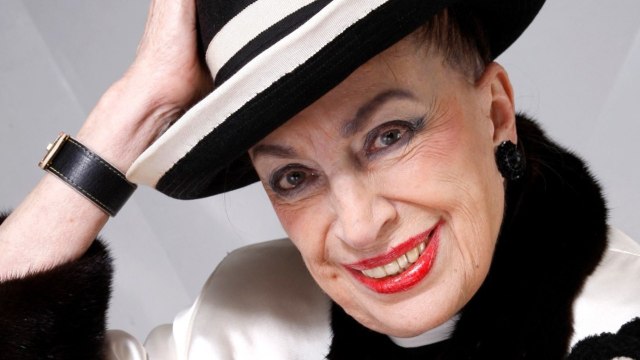 GALA VIDEO - EXCLU - Geneviève de Fontenay en contact avec Emmanuel Macron : Je lui ai dit ce que je pensais de sa politique