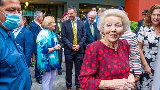 GALA VIDEO - Beatrix des Pays-Bas annonce être positive au Covid-19 après 2 doses de vaccin et une dose booster