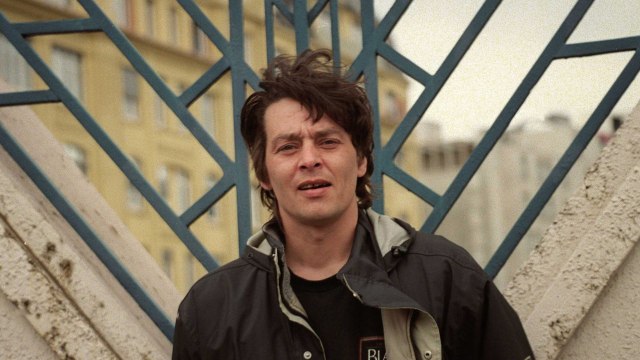 GALA VIDEO - Ari Boulogne espère toujours être reconnu comme le fils d’Alain Delon : « Il vit très mal cette affaire