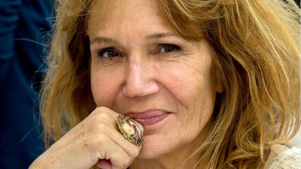 GALA VIDEO - Clémentine Célarié terrassée par sa chimio : « Je me suis sentie mourir "