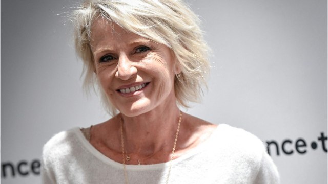 GALA VIDÉO - Sophie Davant touchée par les attaques sur les réseaux sociaux : Caroline Margeridon s'agace