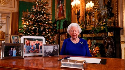 GALA VIDEO - Noël 2021 d'Elizabeth II : avec qui et comment l'a-t-elle fêté l'année dernière ?