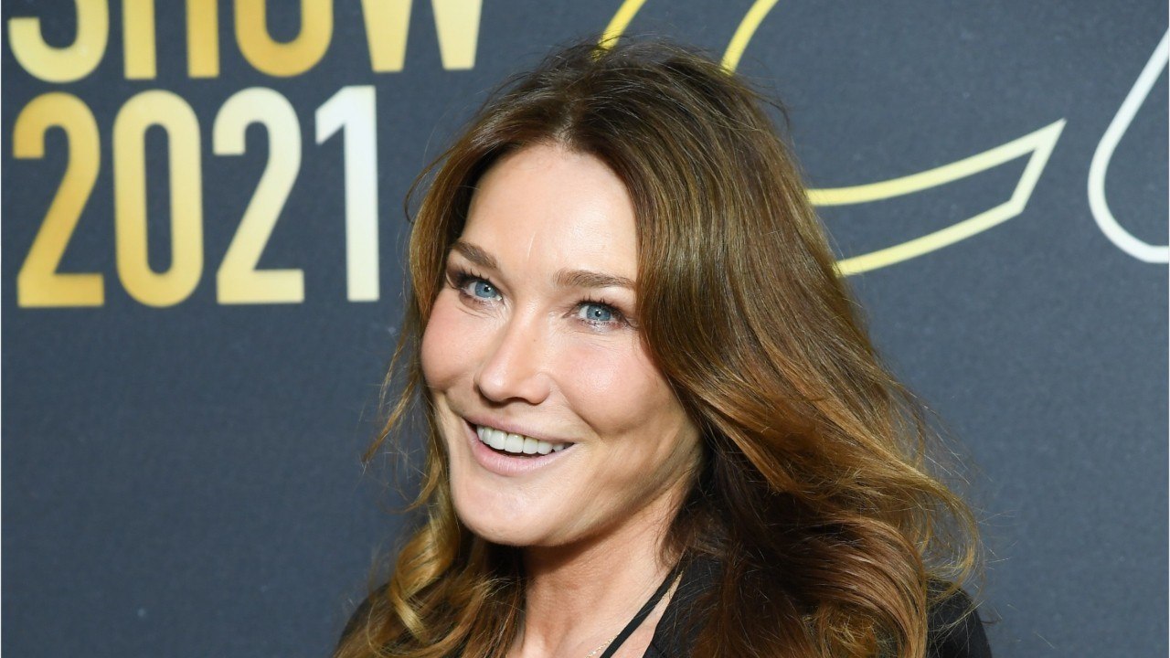 GALA VIDEO – Carla Bruni le cœur brisé : « Tu étais comme un père… "