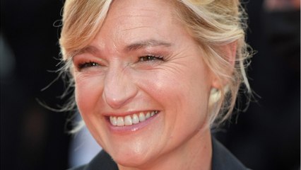 GALA VIDEO - Anne-Elisabeth Lemoine : quels sont ses rapports avec les chroniqueurs de C à vous dans l'intimité ?