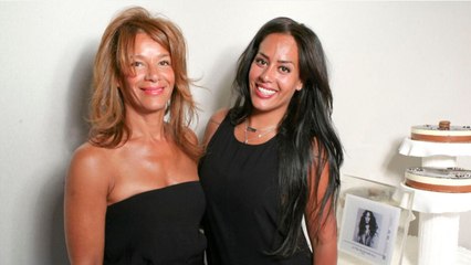 GALA VIDEO - « C’était de la merde " : Amel Bent amusée, sa mère déteste un de ses tubes.