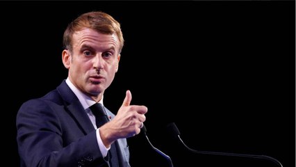 GALA VIDEO - « En campagne avec le carnet de chèques des Français " : Emmanuel Macron épinglé