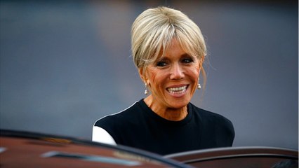 GALA VIDEO - Brigitte Macron « trop bimbo " ? Son look critiqué par les conseillers de son mari.